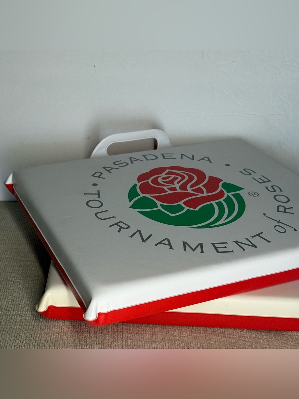 Pasadena Tournament of Roses Seat Cushions (Set of 2) Rose Bowl Stadium Pads - Picture 4 of 5